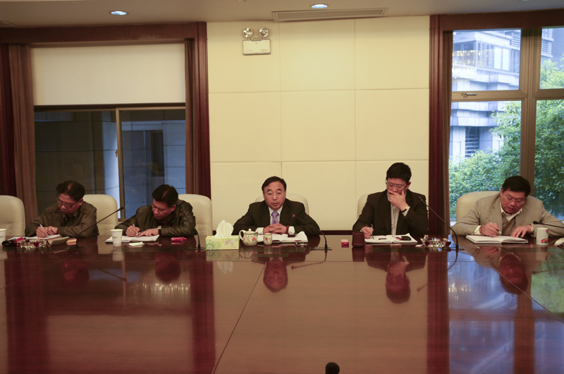 20121108094102306888