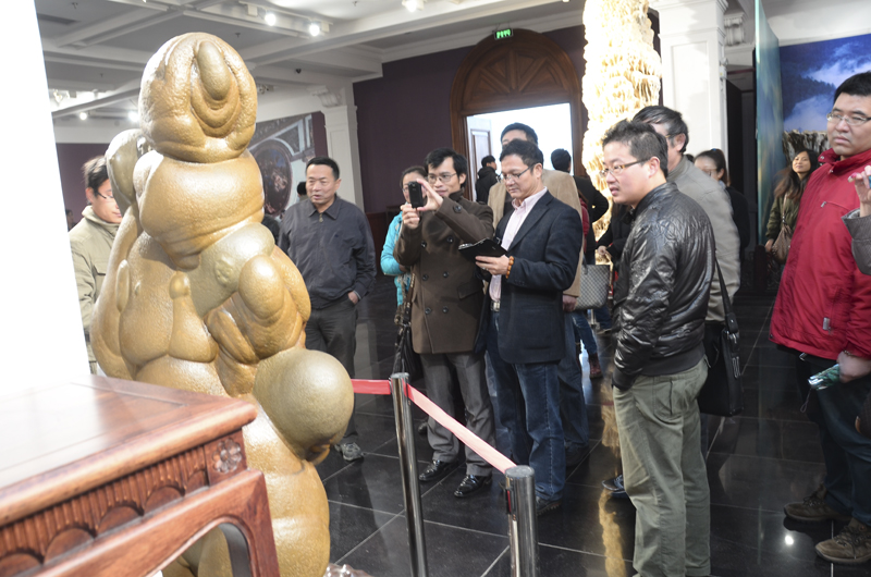 20121126092953352117