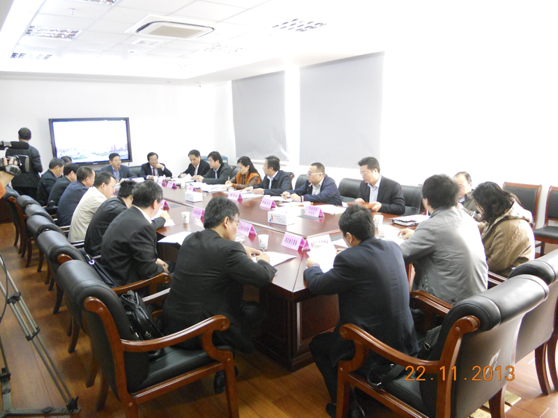 20131128101928359100